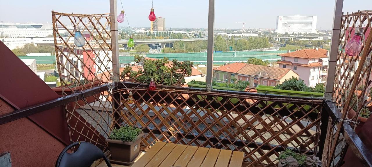 La Mansarda Di Pero Con Terrazza Διαμέρισμα Εξωτερικό φωτογραφία